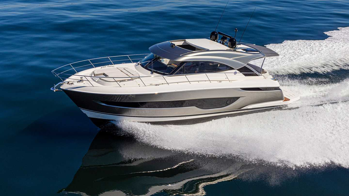 2022 Riviera 4600 Sport Yacht Platinum Edition