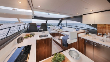 2022 Riviera 4600 Sport Yacht Platinum Edition