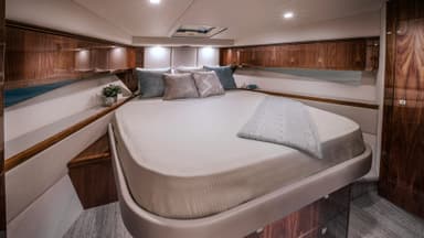 2023 Riviera 4800 Sport Yacht Platinum Edition