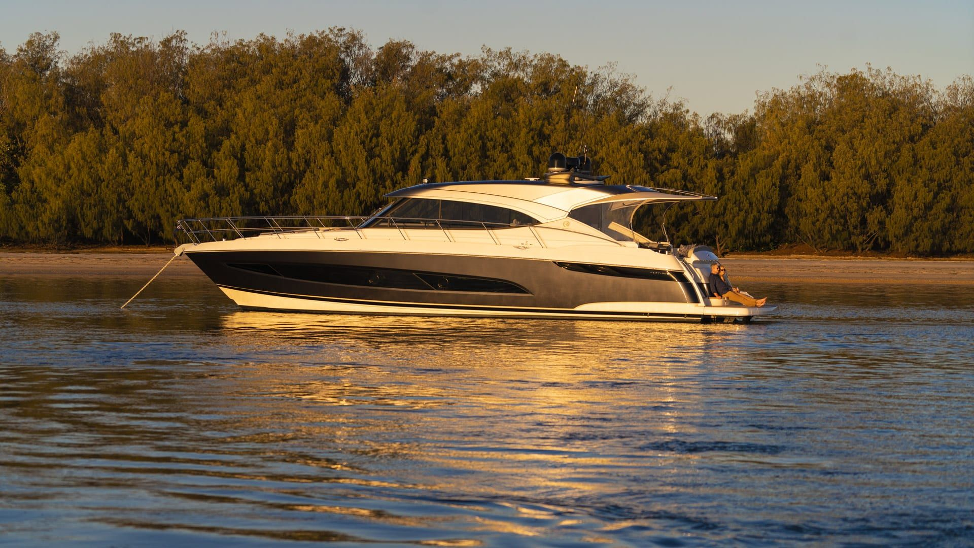 2023 Riviera 5400 Sport Yacht Platinum Edition