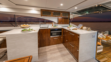 2023 Riviera 5400 Sport Yacht Platinum Edition