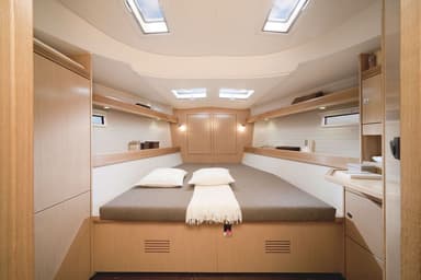 2010 Bavaria Yachts Cruiser 45