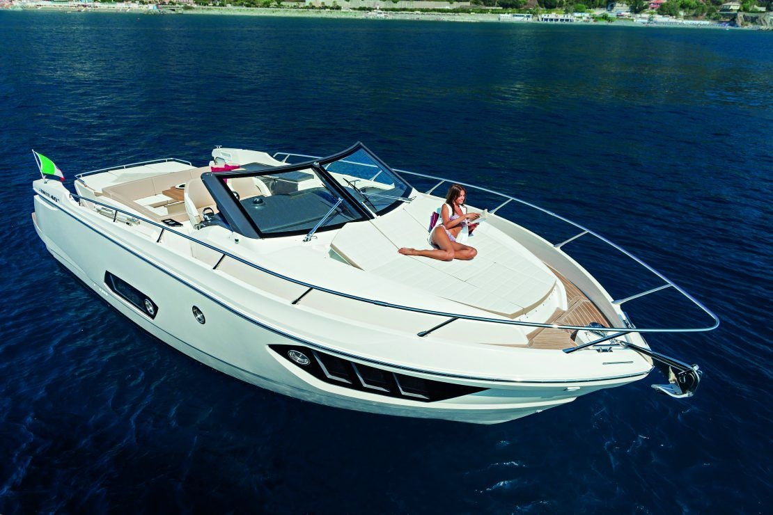 2015 Absolute Yachts 40 STL