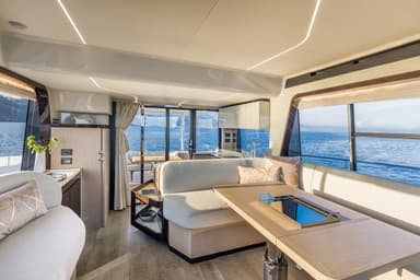 2019 Absolute Yachts 47 FLY