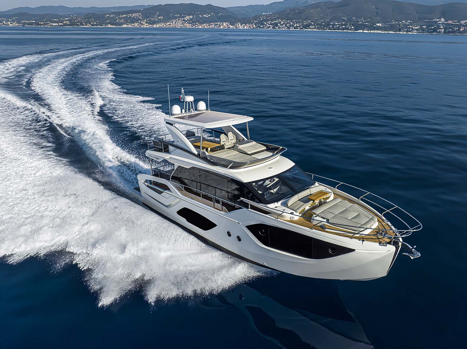 2023 Absolute Yachts 52 FLY