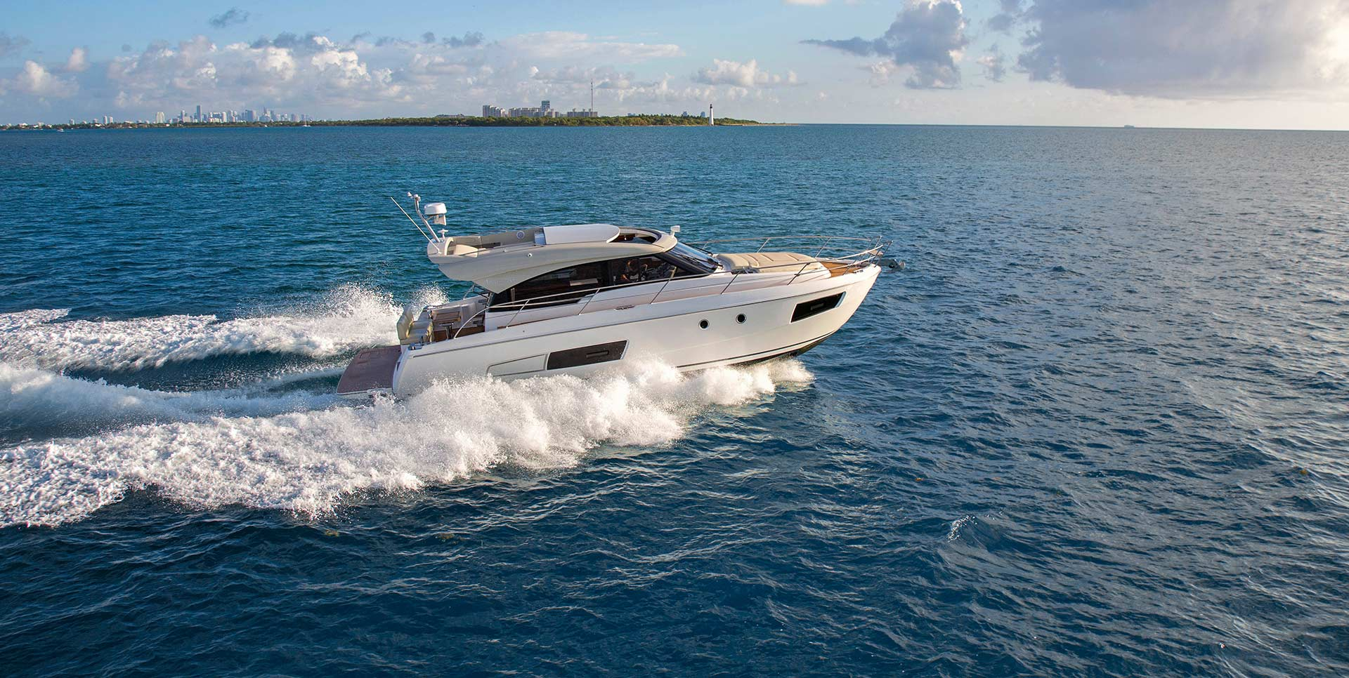 2017 Bavaria Yachts Virtess 420