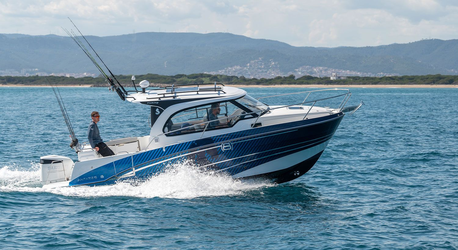 2020 Beneteau Antares 8 Fishing