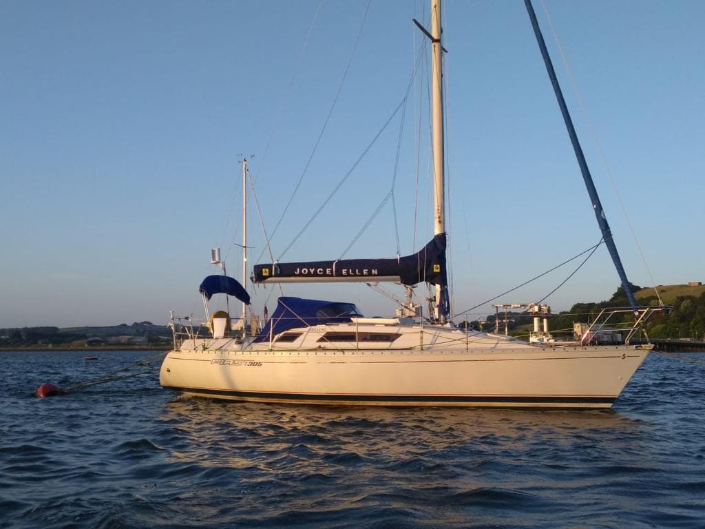 1984 Beneteau First 305