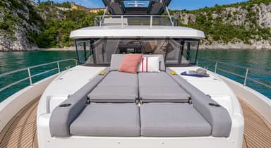 2022 Beneteau Grand Trawler 62