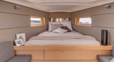 2013 Beneteau Oceanis 38