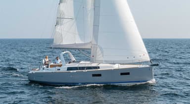 2013 Beneteau Oceanis 38