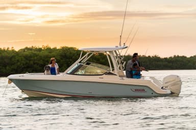 2022 Boston Whaler 240 Vantage
