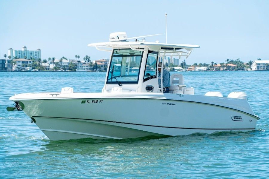 2013 Boston Whaler 320 Outrage