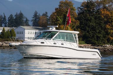 2022 Boston Whaler 345 Conquest