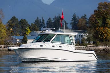 2022 Boston Whaler 345 Conquest