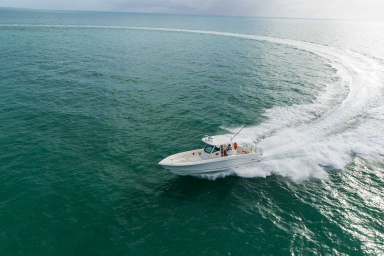 2018 Boston Whaler 350 Outrage