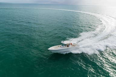 2018 Boston Whaler 350 Outrage