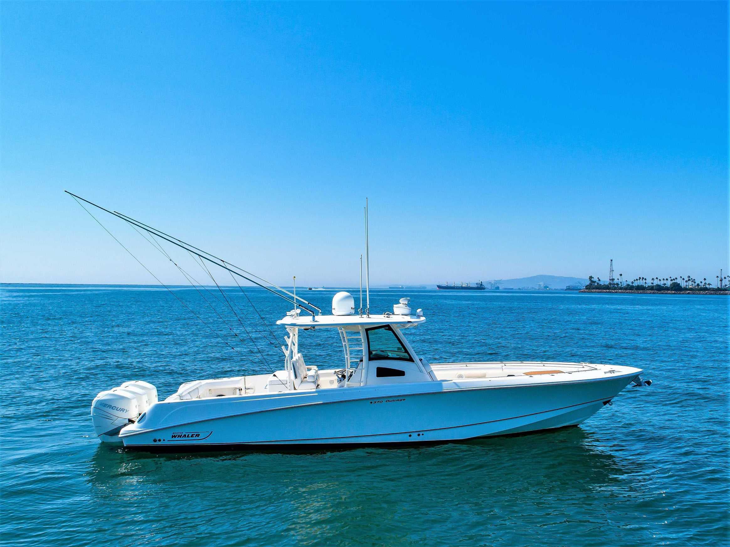 2014 Boston Whaler 370 Outrage