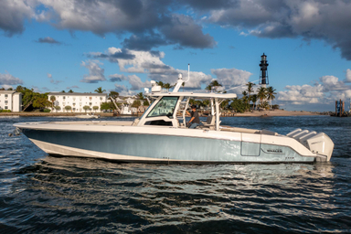 2022 Boston Whaler 380 Outrage