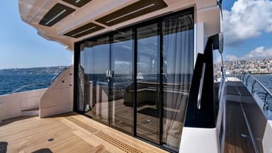 2023 Cayman Yachts S600