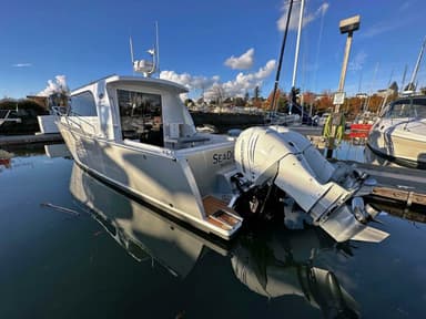 2022 Coastal Craft 33 Express