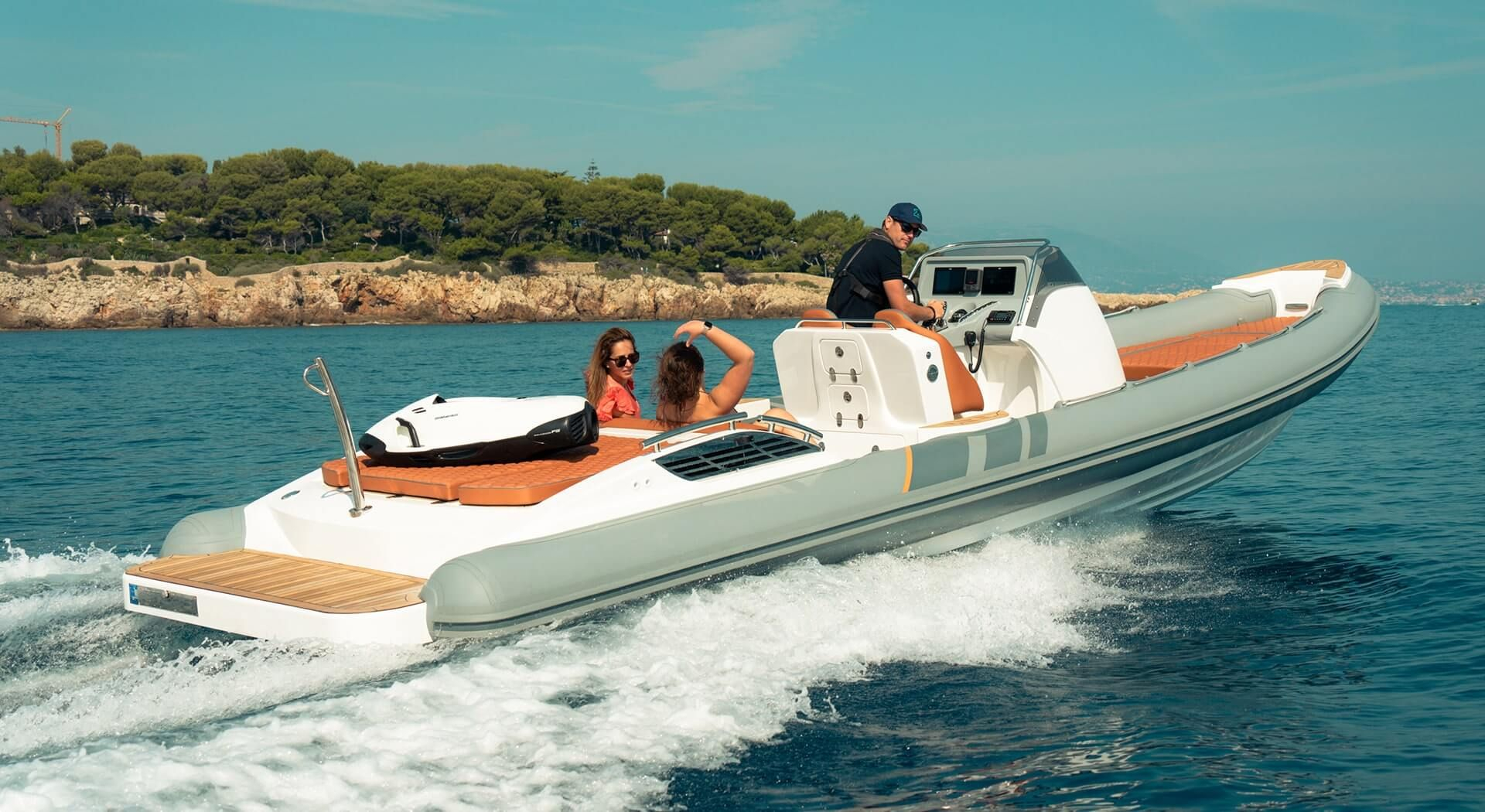 2022 Cobra Ribs Nautique Inboard 9