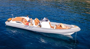 2022 Cobra Ribs Nautique Inboard 9