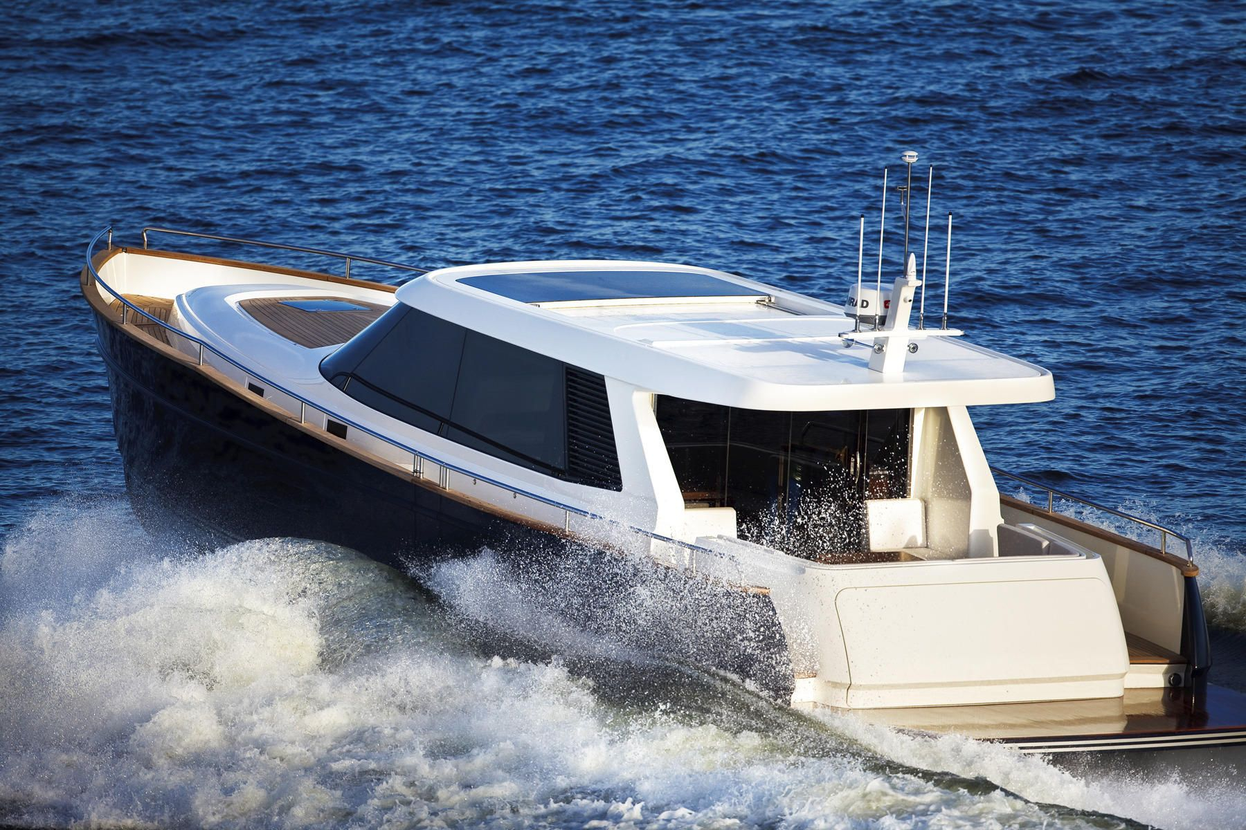 2013 Contest Yachts 52MC Fastlane