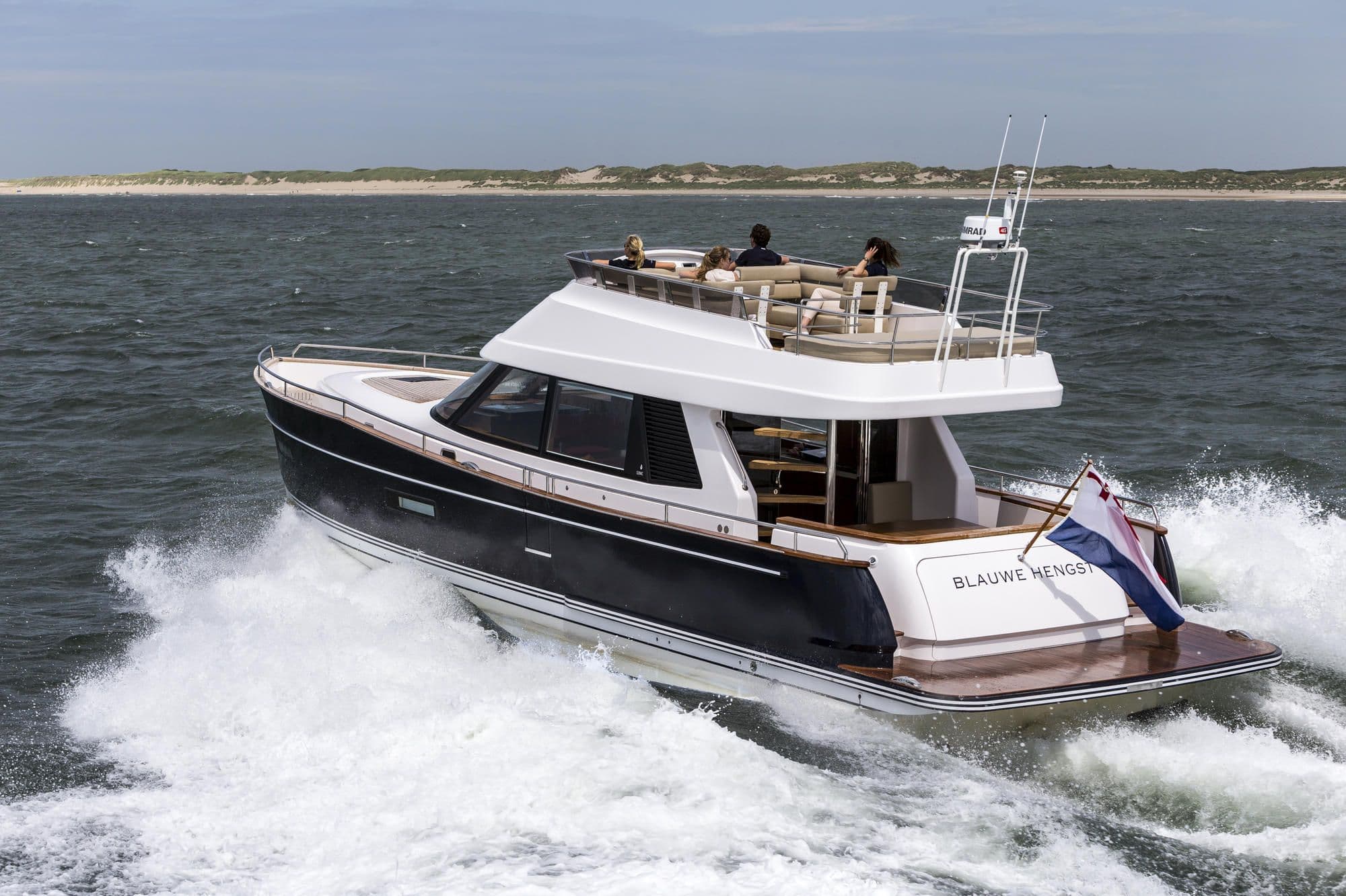 2013 Contest Yachts 52MC Flybridge
