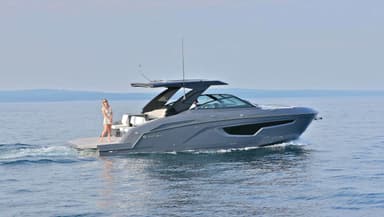 2022 Cruisers Yachts 34 GLS