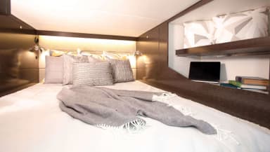 2021 Cruisers Yachts 38 GLS I/O