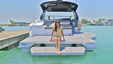 2021 Cruisers Yachts 38 GLS I/O