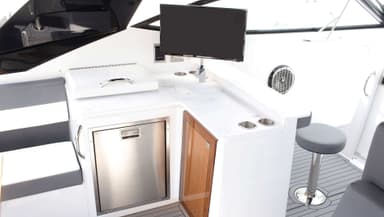 2021 Cruisers Yachts 38 GLS I/O