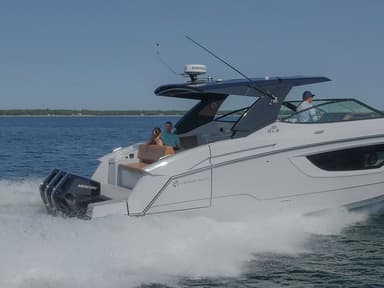 2022 Cruisers Yachts 38 GLS OB