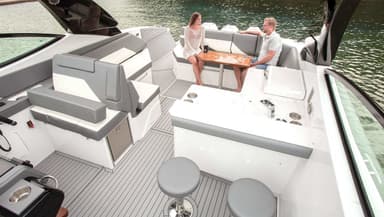 2022 Cruisers Yachts 38 GLS OB