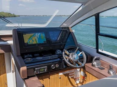 2022 Cruisers Yachts 50 Cantius