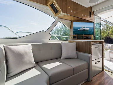 2022 Cruisers Yachts 50 Cantius