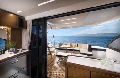 2022 Bavaria Yachts R55