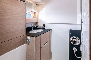 2015 Bavaria Yachts S33