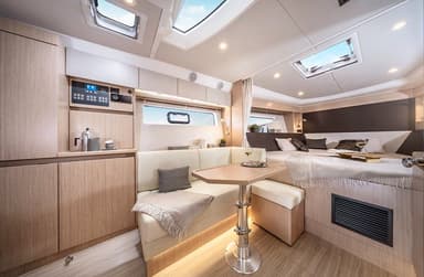 2023 Bavaria Yachts SR33