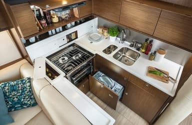 2017 Bavaria Yachts C57