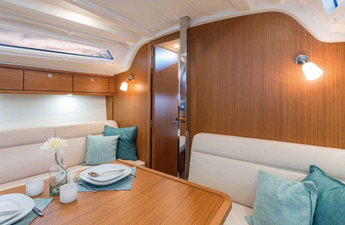 2014 Bavaria Yachts Cruiser 37