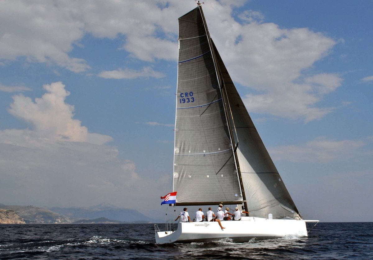 2022 Enavigo Yachts 38 Racer