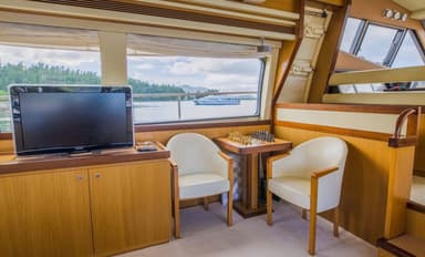 2008 Ferretti Yachts Altura 690