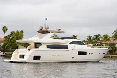2010 Ferretti Yachts Altura 840