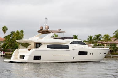 2010 Ferretti Yachts Altura 840