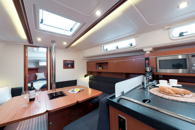 2011 Hanse Yachts 385
