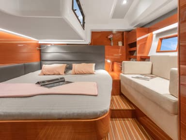 2022 Hanse Yachts 548