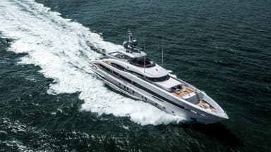 2022 Heesen Yachts Book Ends