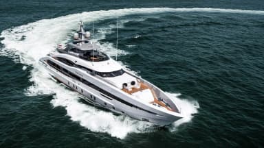 2022 Heesen Yachts Book Ends